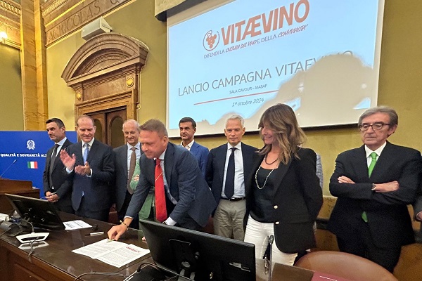 Minister Lollobrigida's signature to the declaration Vitaevino